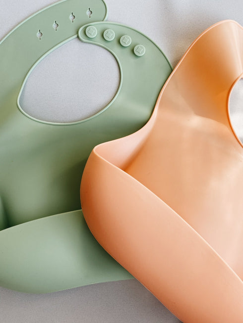 DAINTY DAISY - Green Bib